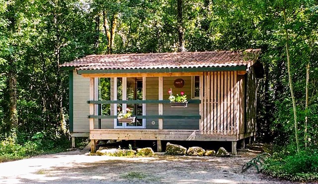 Stunning (sta)caravan in CHEF-BOUTONNE with WiFi