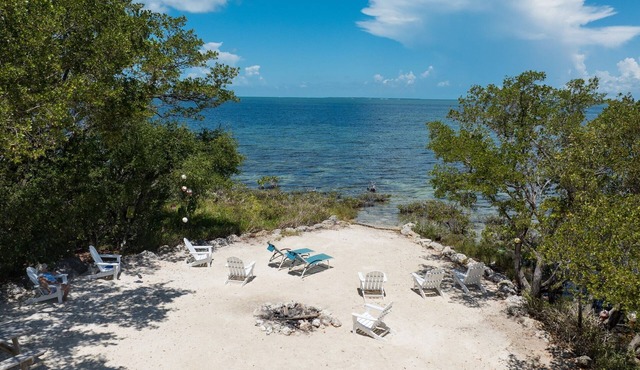 Stunning Studio Apartment Summer Sea Condo