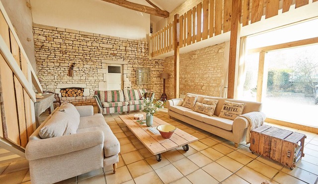 Stunning, Stylish, Private, 6 Bed, Heated Pool, Gated,