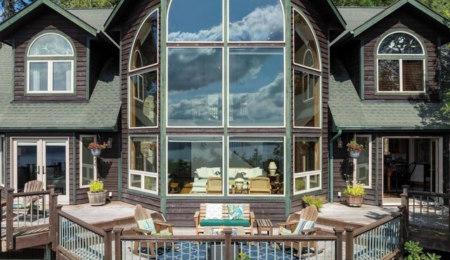 Stunning Sunsets, Luxe Lodging, Sauna and Spa, Pool Room, Close to Town and Adventures