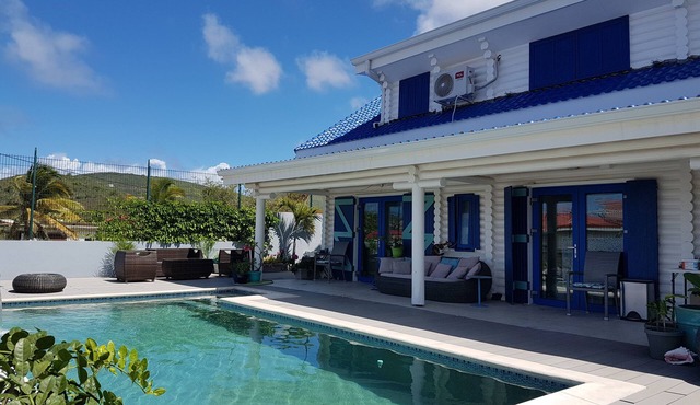 Stunning terraced Logcabin House with pool