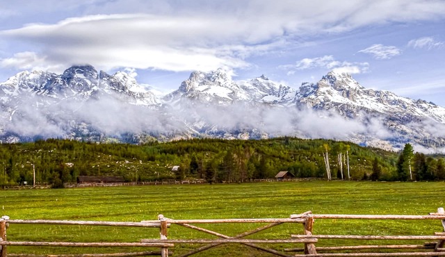 Stunning Teton-View Retreat Minutes from National Parks