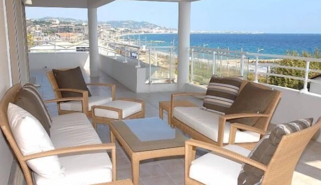 Stunning three bedroom apartment on seafront in Cannes with panoramic sea views - 399