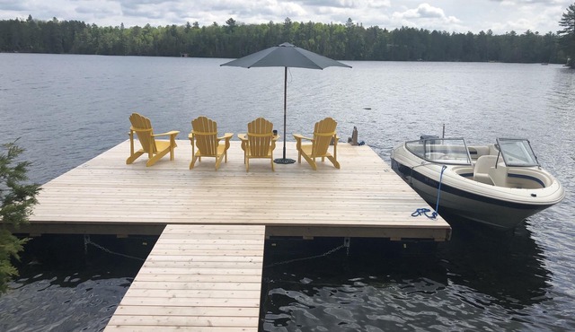 Stunning timberframe lakehouse with gourmet kitchen