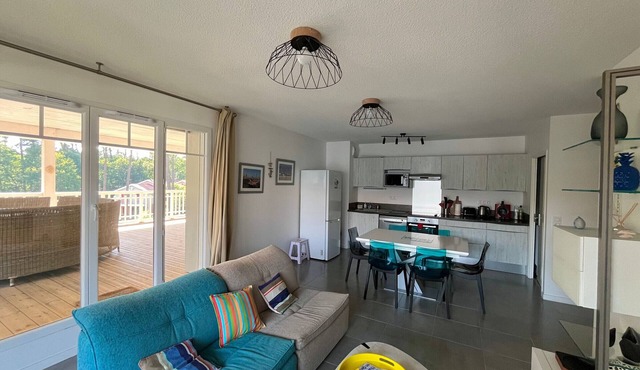 Stunning Top-Floor Apartment with Pool, Large Deck, Near Dune du Pyla