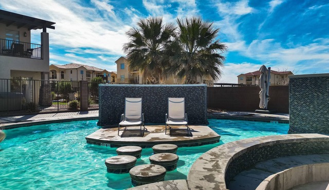Stunning Townhome in Zion Village with private hot tub and lazy river