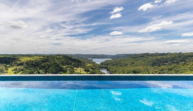 Stunning Tranquil Hinterland Retreat-Superb Views!