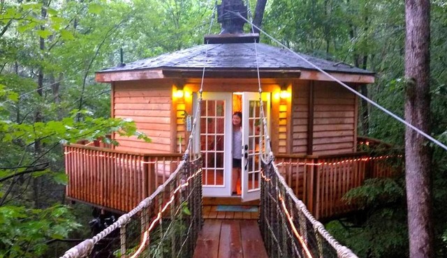 Stunning Tree House Rental in the Forest near Beckley, West Virginia