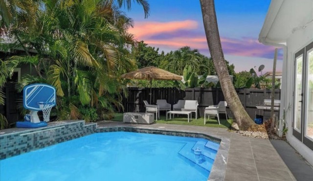 Stunning Tropical Villa - 4 Bedrooms with private pool