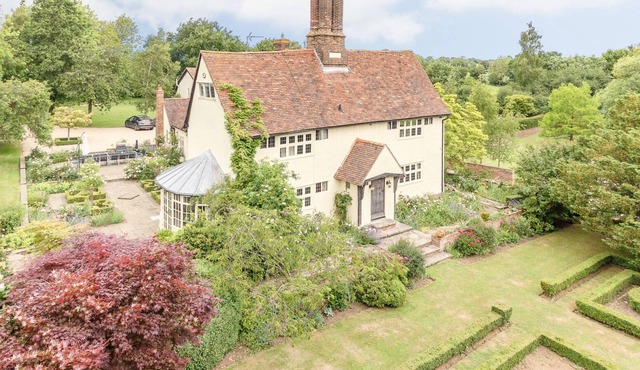 Stunning Tudor Manor House and Coach House