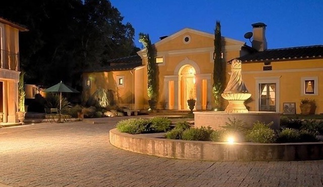 Stunning Tuscan House in the Heart of Sonoma's Wine Country