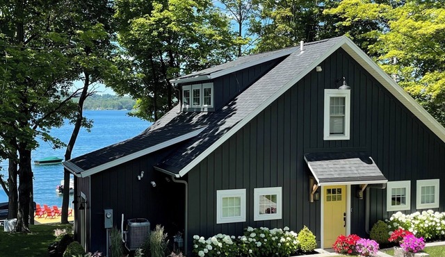 Stunning two-bedroom lakeside retreat in peaceful Skaneateles