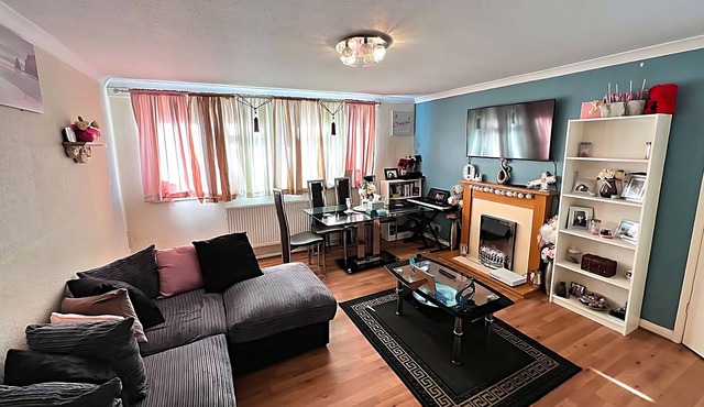 Stunning Two Bedroom Apartment In Bristol