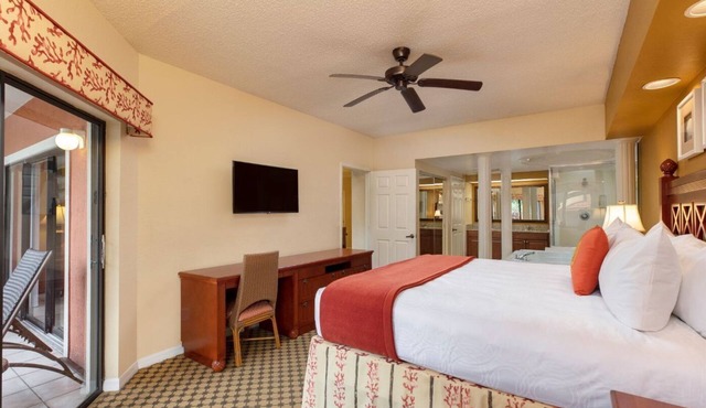 STUNNING Two Bedroom condo at Westgate Lakes Resort near UNIVERSAL AND DISNEY