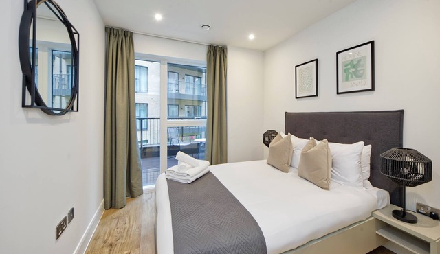 Stunning Two-Bedroom Flat with Balcony