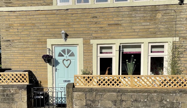 Stunning Two Bedroom Cottage in Honley