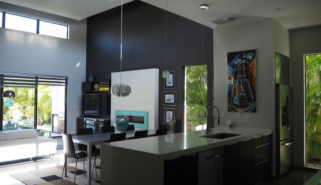 Stunning, ultra modern pool home within walking distance of Sarasota Downtown