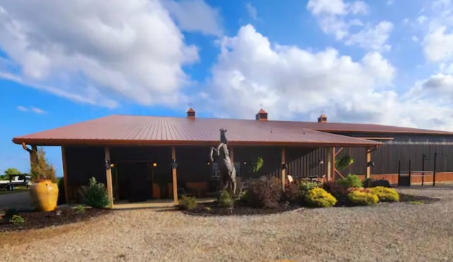 Stunning, unique, and secluded barndominium. Walking trails, wildlife, & quiet