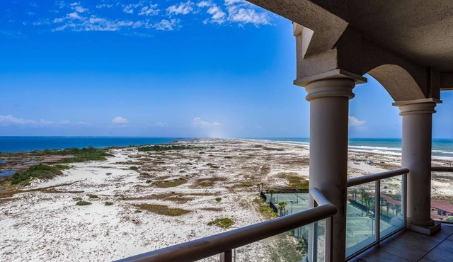 Stunning Unobstructed Views of the Seashore, Gulf & Sound |Renovated |Community Pools |Tennis Courts