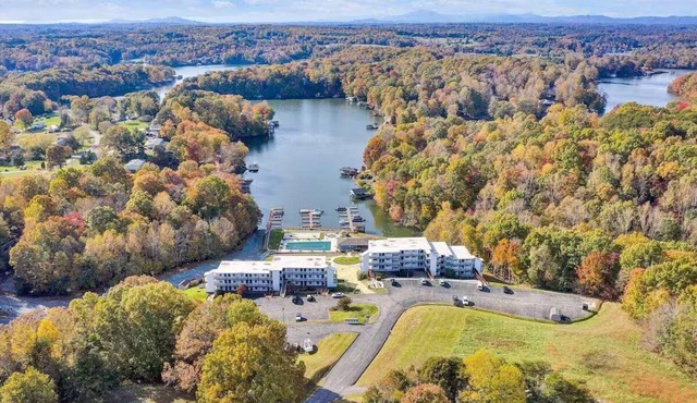 Stunning updated 1 BR Condo with great lake views.