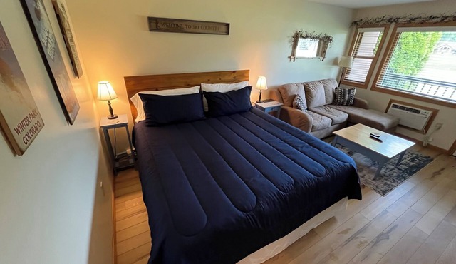 Stunning updated studio located in the heart of the White Mountains.