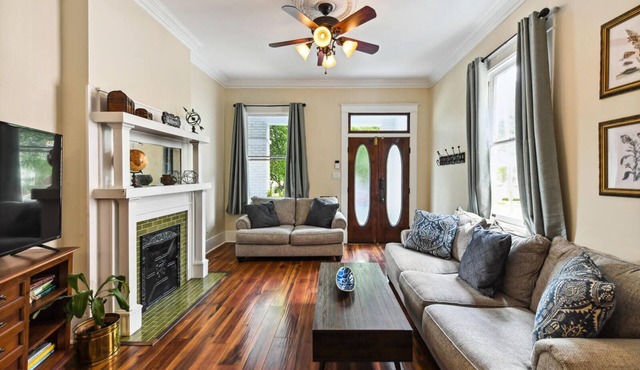 Stunning Uptown 3 bedroom work/vacation home