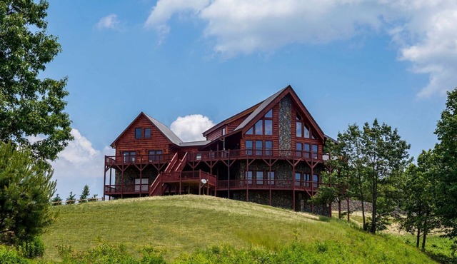 Stunning Vacation Rental for Unforgettable Family Glamping Trips in the Blue Ridge Mountains, North Carolina