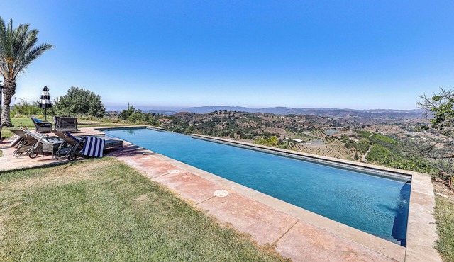 Stunning Valley & Mtn Views: Elegant Temecula Home