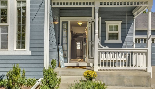 Stunning Victorian Oasis with Privacy!