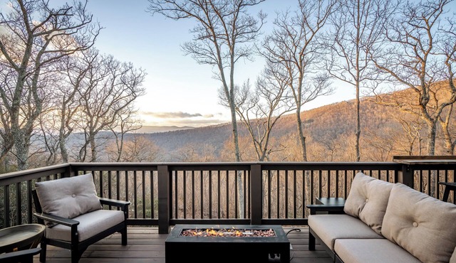 Stunning Views, Hot Tub, Impeccable Design