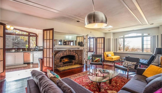 Stunning View, Frank Lloyd Wright Inspired Home!