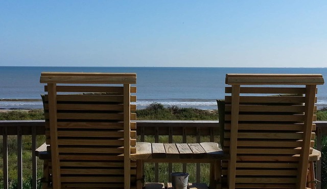 Stunning View! Beachfront! Gourment Kitchen Pets OK-Pelican Bay