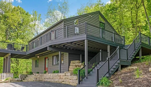 Stunning views, amazing gathering spaces, hot tub