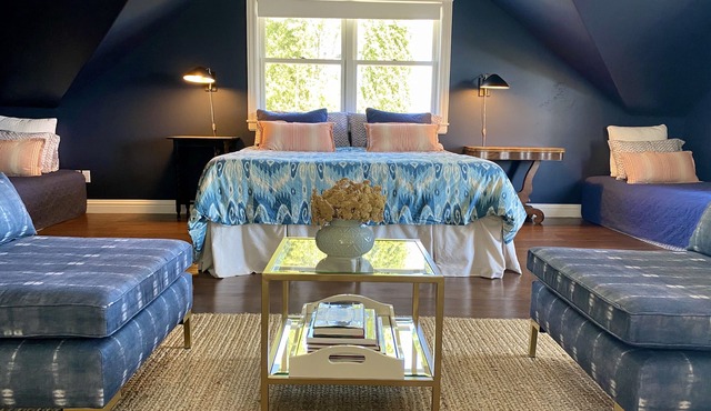 Stunning views in premier winery area. Very private with deck!