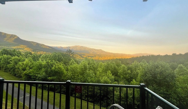 Stunning Views! Indoor Pool, Sleeps 2