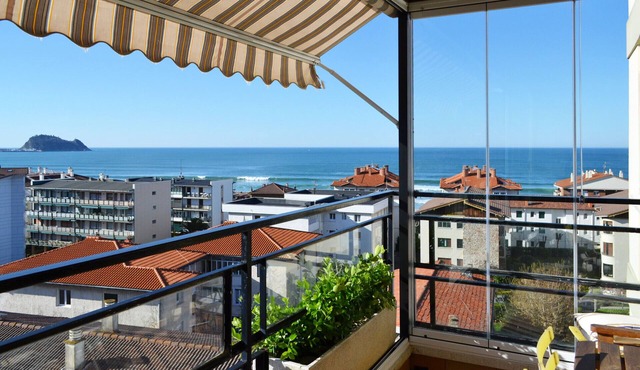 STUNNING VIEWS NEAR THE BEACH.