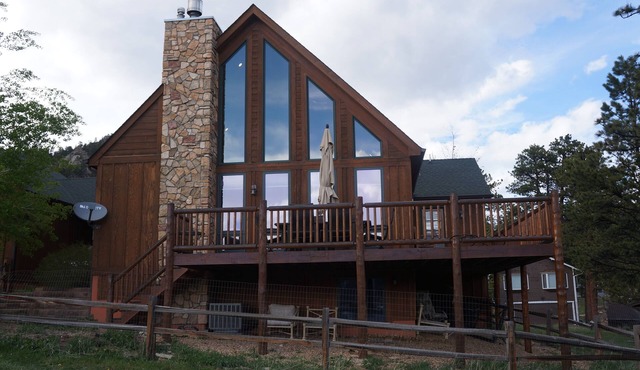 Stunning Views of Longs Peak and Rocky Mountain National Park - Villa Cerf