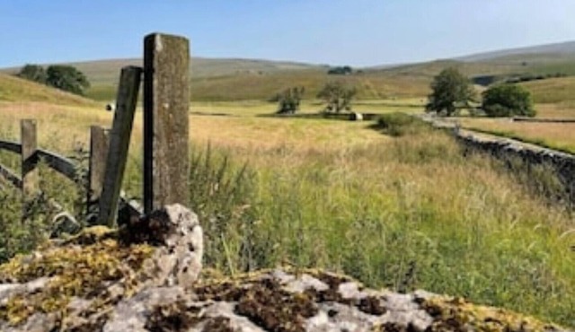 Stunning views of Yorkshire Dales 3 Peaks, 10miles from Settle | B & B Room 1