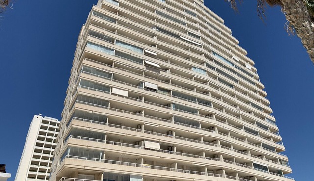Stunning views over the sea + parking. TOP