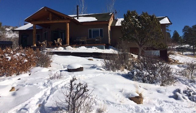 Stunning views, peaceful setting, wildlife and mountain comforts
