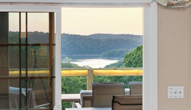 Stunning Views! Private Pool, Hot Tub, Game Room.