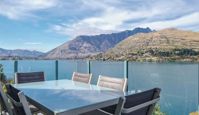 Stunning views Remarkables Retreat 1