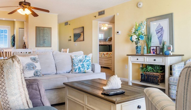 Stunning Views + Resort Fun! Beachfront Escape – Islander 410