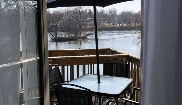 STUNNING VIEWS | Riverfront Townhome in Downtown Yorkville