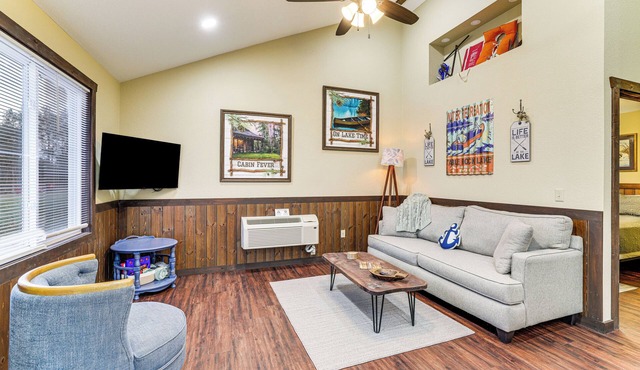 Stunning Views! Table Rock Lake Cabin Near Marina