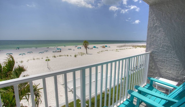 Stunning Views in this Beautifully Decorated Beachfront Studio with Private Balcony & Heated Pool