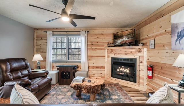 Stunning Views w/Hot Tub, Arcade Games & Extended Deck