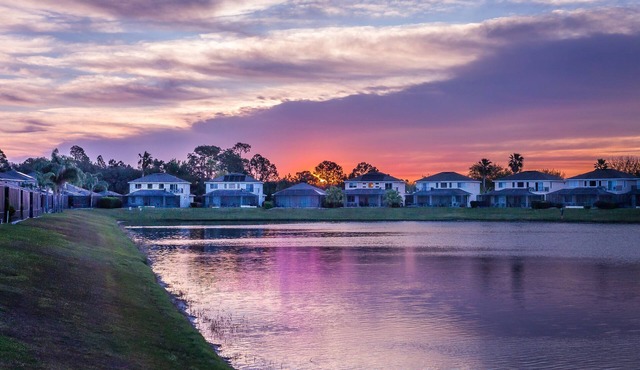 Stunning views- Wonderful Lakeside Home