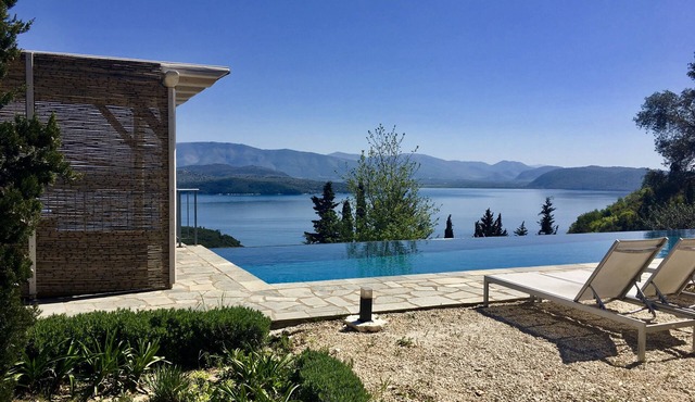 Stunning Villa and Location!