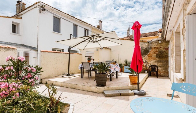 Stunning villa for 4 guests with WIFI, TV and terrace